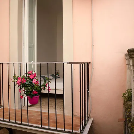 Passetto De Lectis Apartment